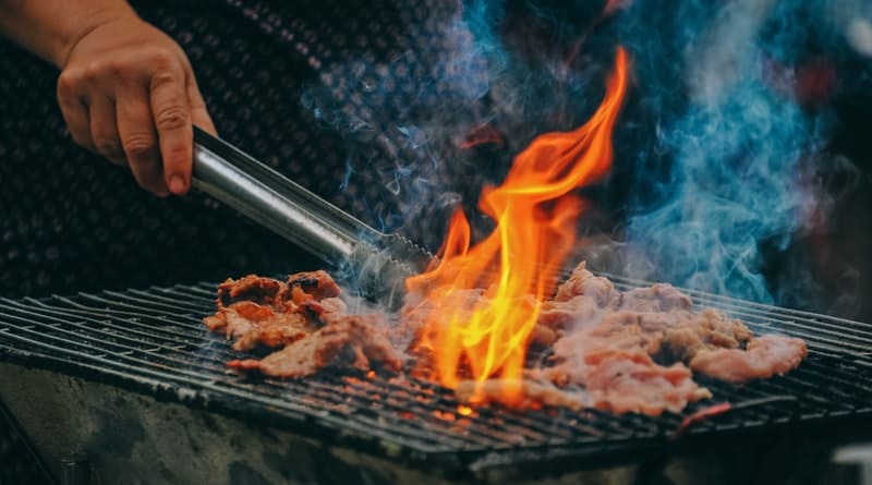 10 Easy Tips For A Healthy BBQ With Friends & Family