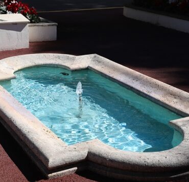 The Battle of Pool Cleaners: Pressure-Side vs. Suction-Side Pool Cleaner