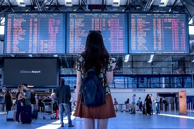 7 Tips for Coping with a Long Airport Layover
