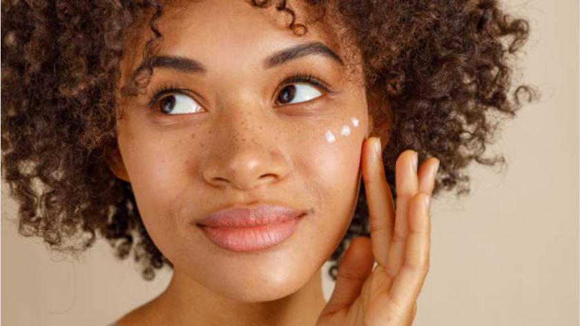 Embracing Natural Beauty: Tips for Enhancing Your Features Without Makeup