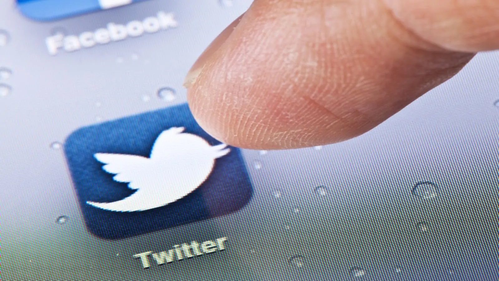 twitter russia ukrainefingasengadget